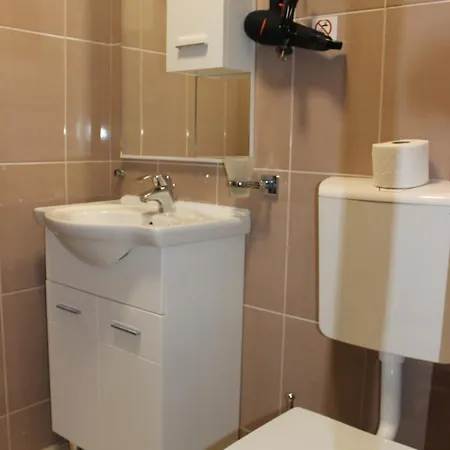 Velzon Penzion Budva