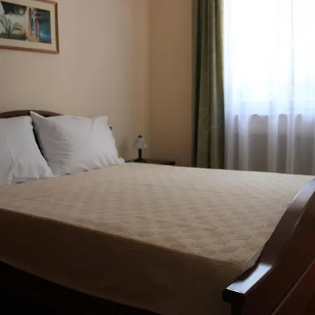 Velzon Penzion Budva