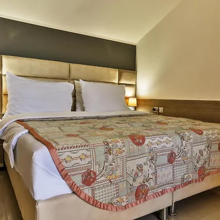 Velzon Penzion 3*